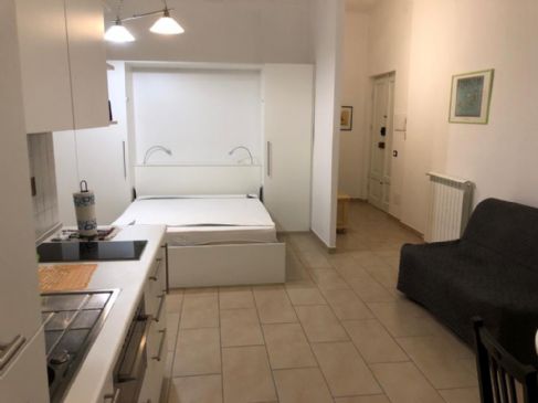 AFFITTO TRANSITORIO MONOLOCALE PIAZZA EUROPA